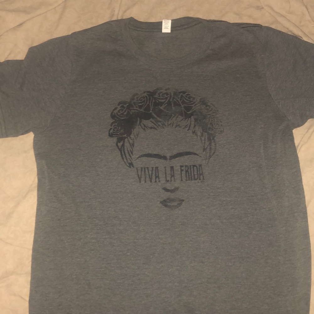 Frida shirt size small